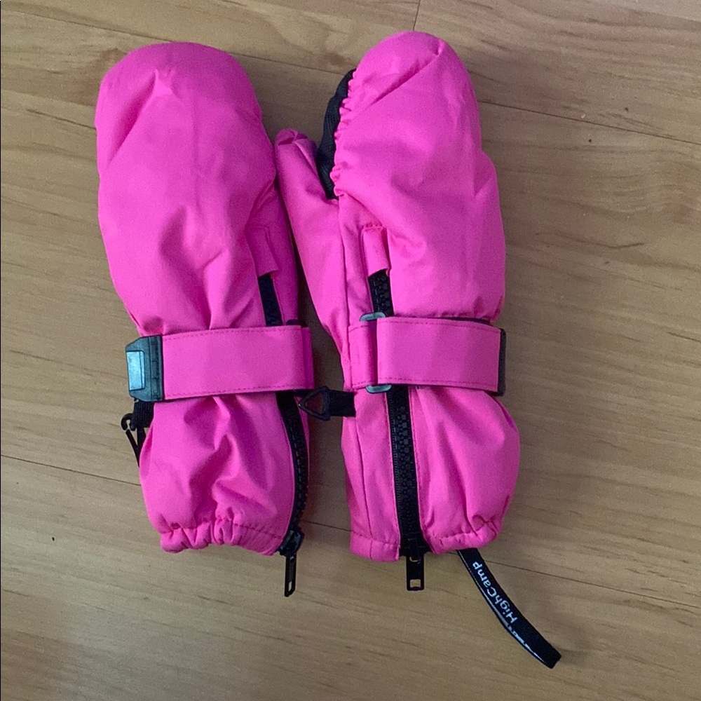 Pink Kids Mittens. NWOT